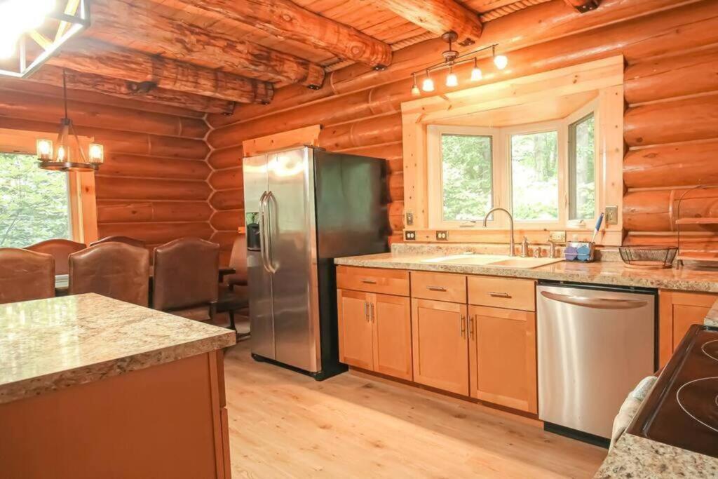 Wilderness Vista Retreat Villa Reed City Exterior photo